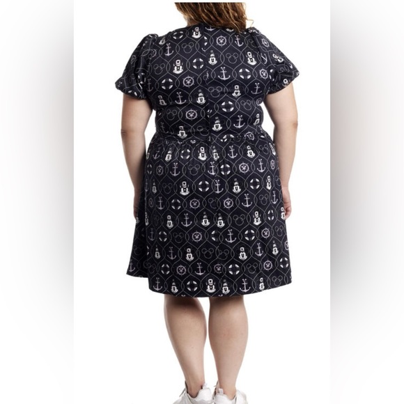 NWT Loungefly/The Stitch shoppe Disney’s Steamboat Mickey and Willie size 2X - Picture 3 of 12